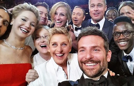 LET ME TAKE A SELFIE!