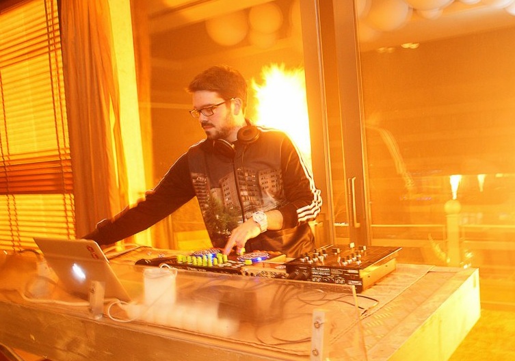 DJ Resident night